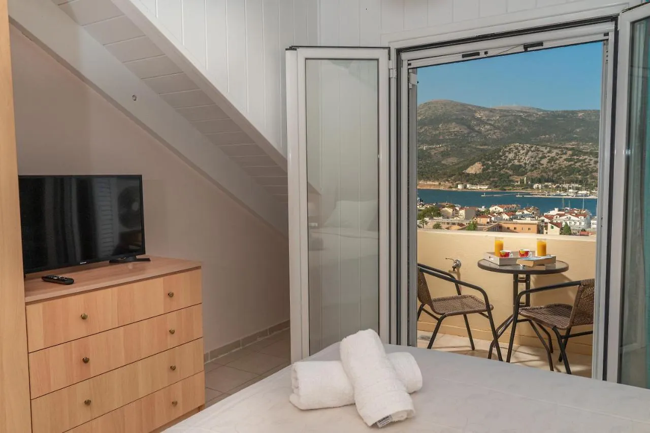 公寓 Georgina'S Maisonette Sea View 希腊